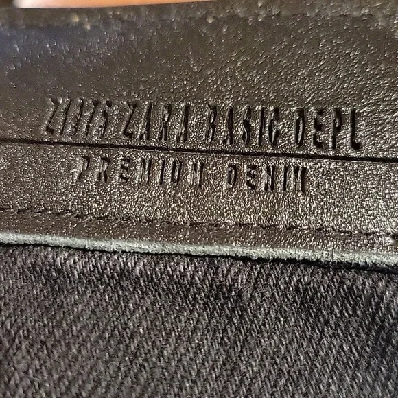 Zara Basic Denim Shorts - Picture 4 of 5